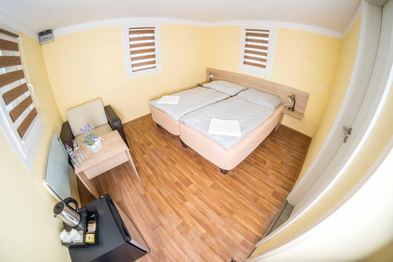 Obora Resort Lanškroun 外观 照片